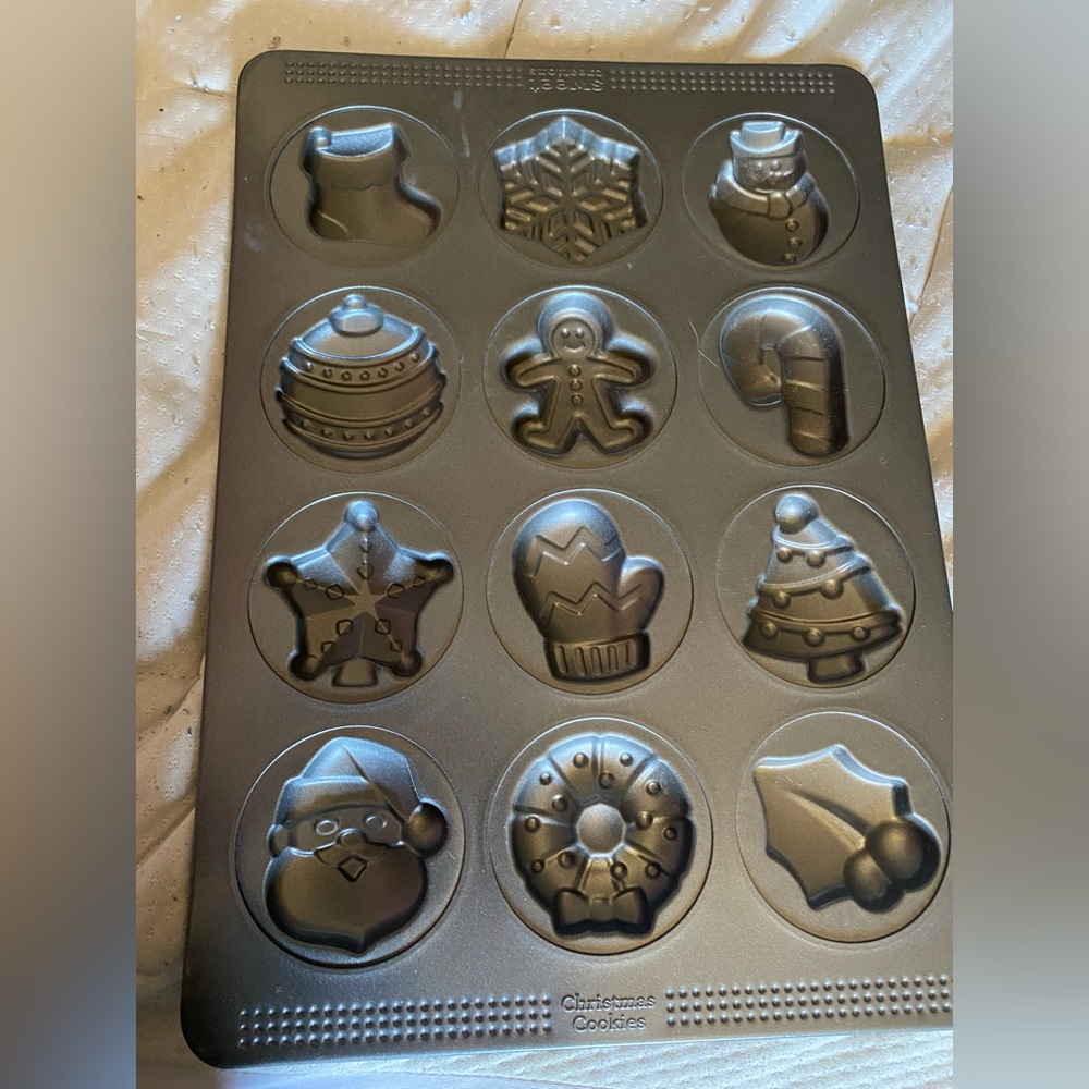 Sweet creations Festive Cookie Mold